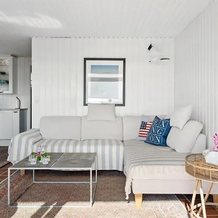 Anselmi - 25m From The Sea By Interhome