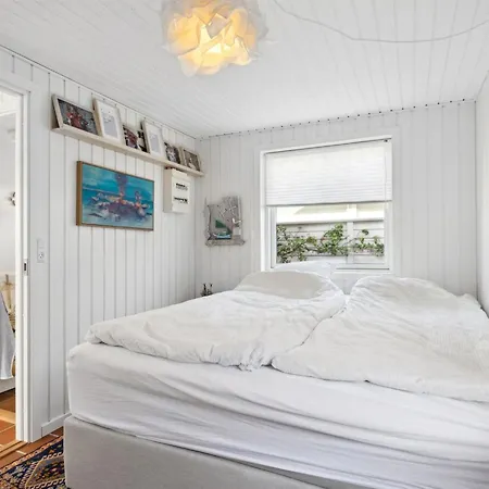 Anselmi - 25m From The Sea By Interhome